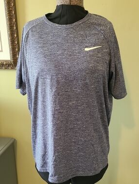 Nike Men’s Dry Fit Swim Shirt Size Large, UPF 40+
